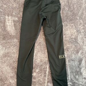 Fleo! Size small el toro 25” black leggings, gold logo